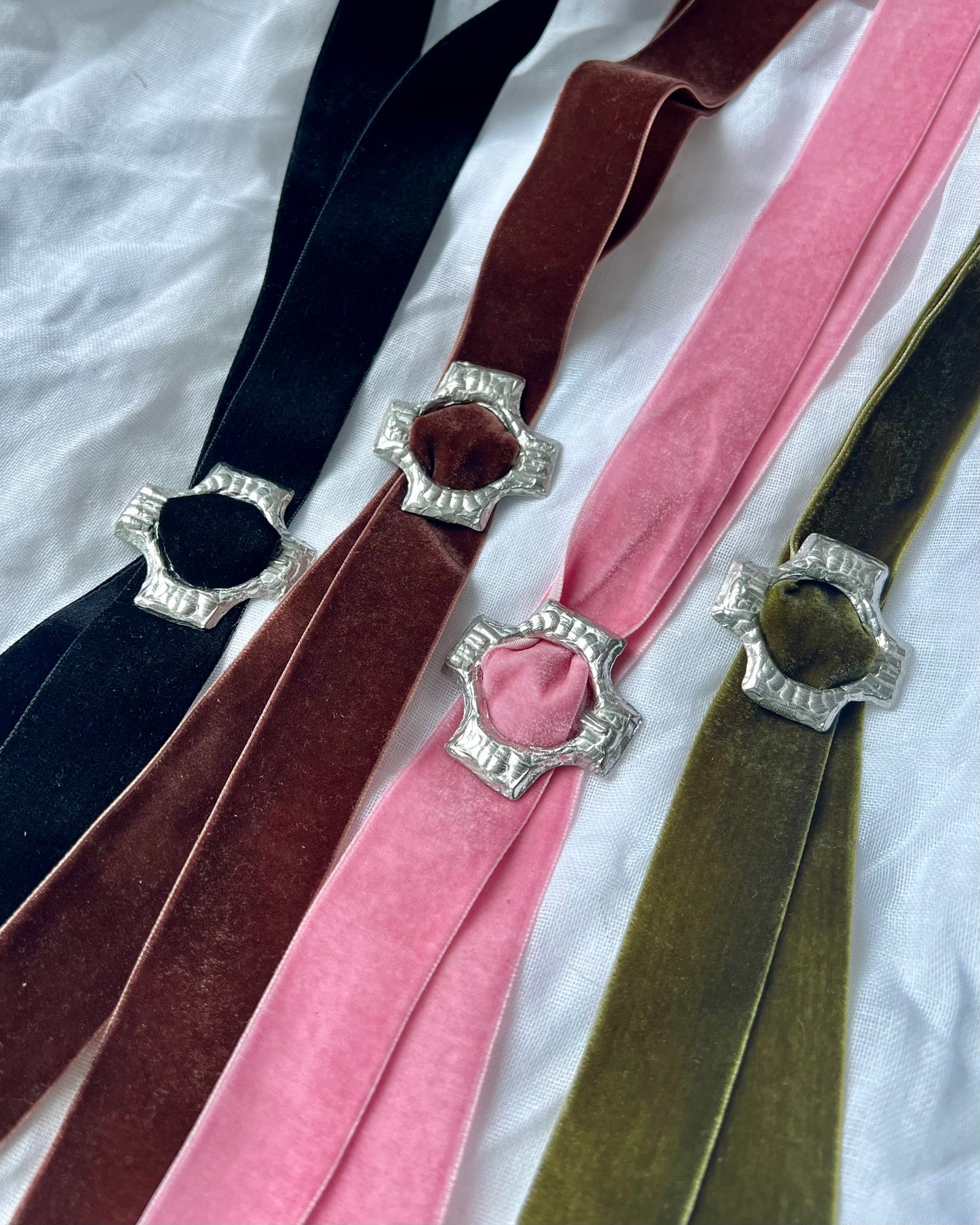 Cross Buckle