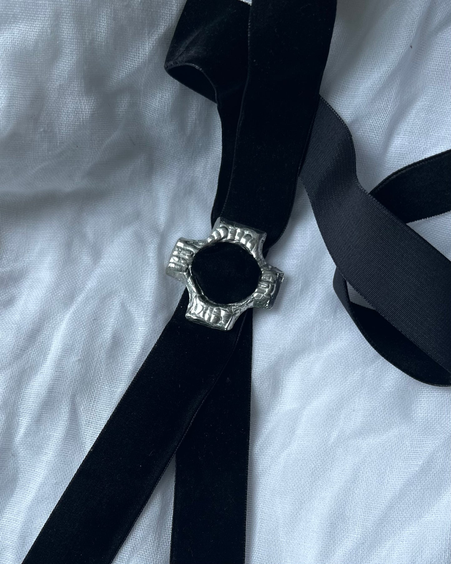 Cross Buckle