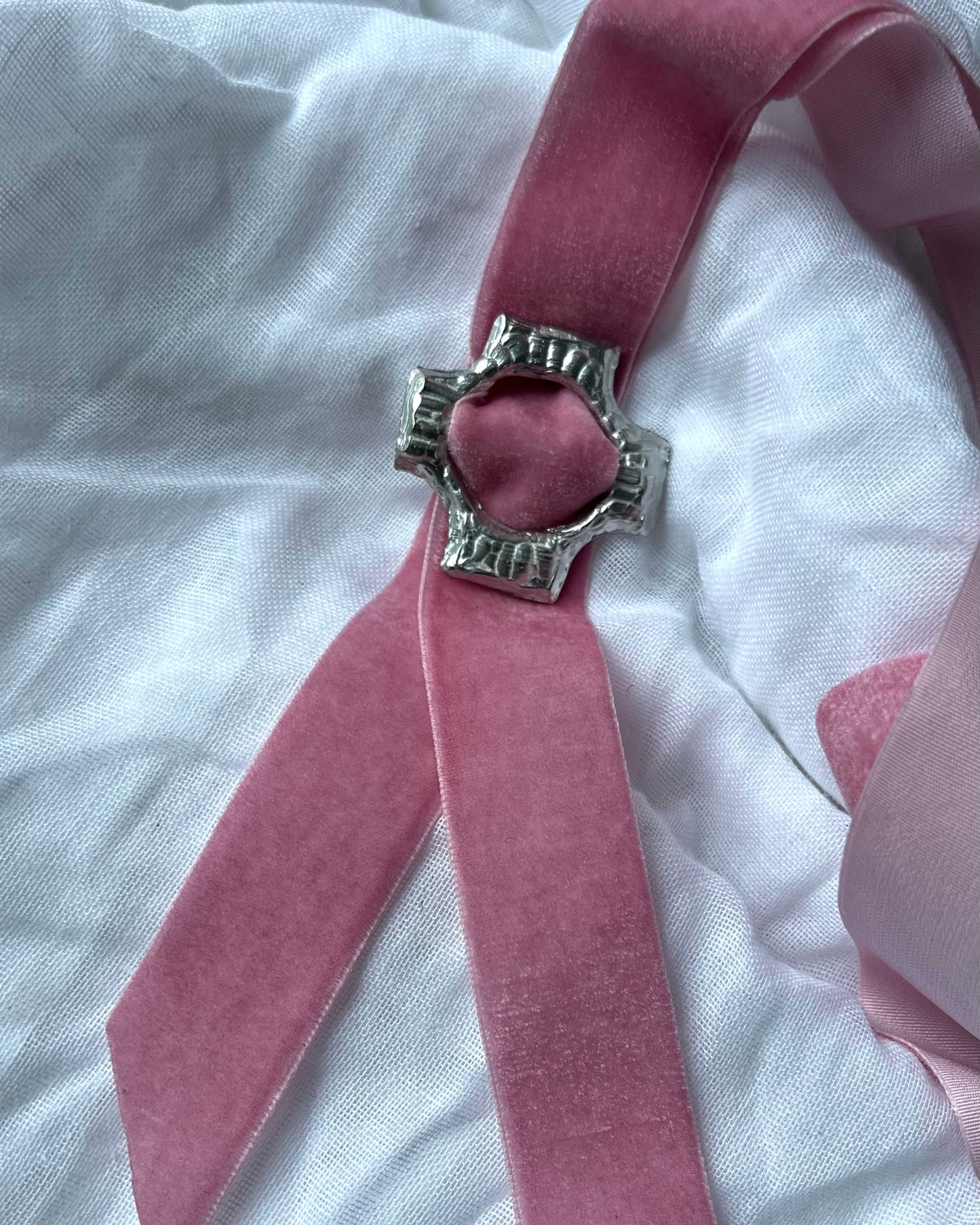 Cross Buckle