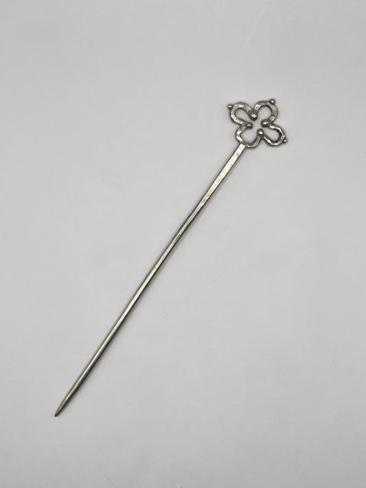 Quatrefoil Hairpin